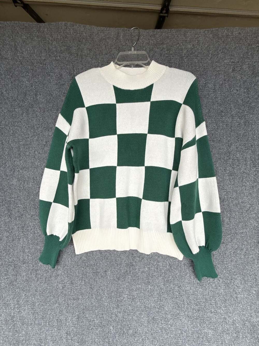 ZESICA Women's Green and White Checkered Crewneck Sweater Size S